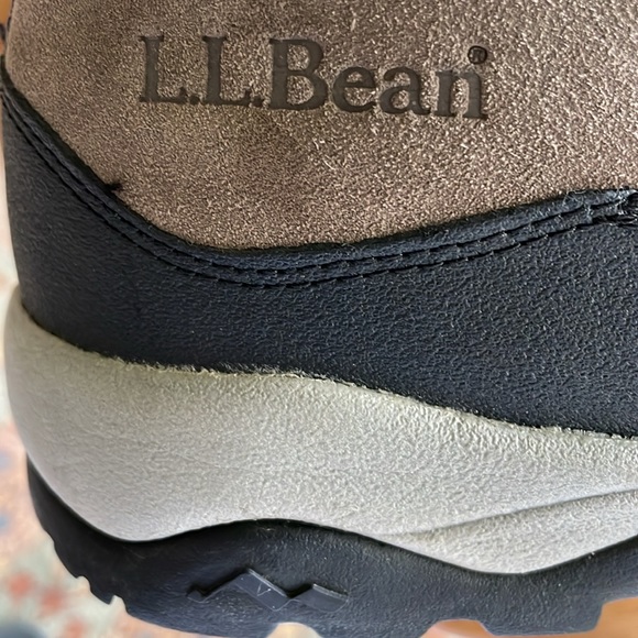 L.L. Bean Prima Loft suede boots. Like new. Great grip. Warm. Size 8. EUC. - Picture 2 of 6